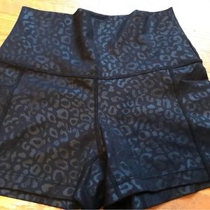 CVG Black Leopard 2.5” short